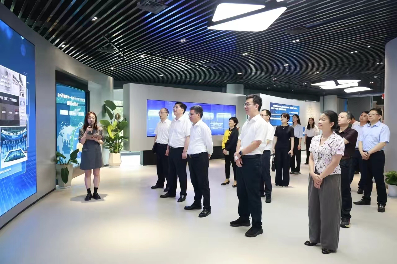 浙江省人大常委会副主任暨军民一行莅临J9国际站科技调研